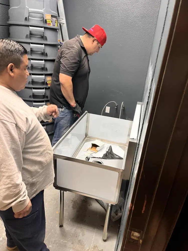 Commercial plumbing and sink installation in Hamburg
